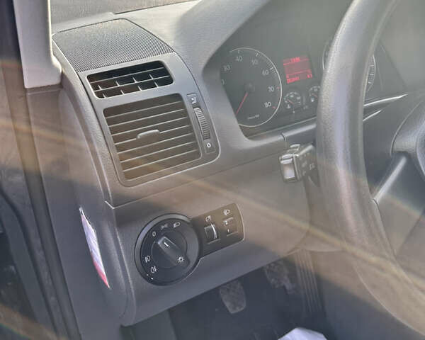 Серый Фольксваген Туран, объемом двигателя 0 л и пробегом 250 тыс. км за 5500 $, фото 16 на Automoto.ua