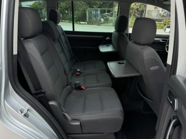 Серый Фольксваген Туран, объемом двигателя 1.9 л и пробегом 277 тыс. км за 1546 $, фото 7 на Automoto.ua