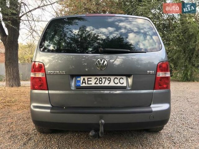 Серый Фольксваген Туран, объемом двигателя 1.6 л и пробегом 232 тыс. км за 5850 $, фото 9 на Automoto.ua