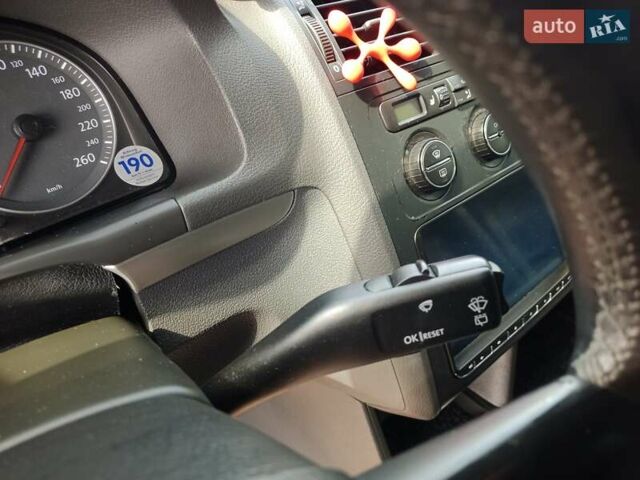 Серый Фольксваген Туран, объемом двигателя 1.6 л и пробегом 171 тыс. км за 6250 $, фото 55 на Automoto.ua