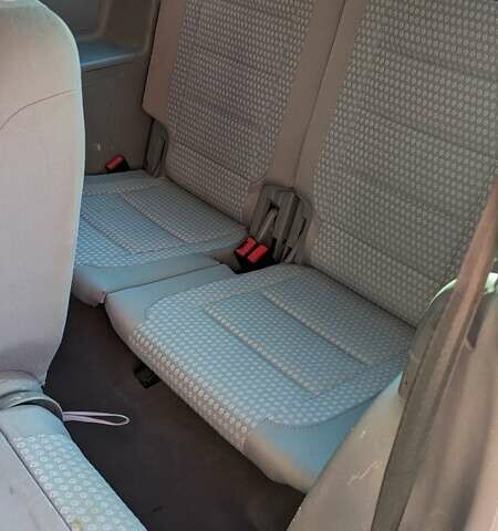 Серый Фольксваген Туран, объемом двигателя 1.9 л и пробегом 300 тыс. км за 5100 $, фото 5 на Automoto.ua