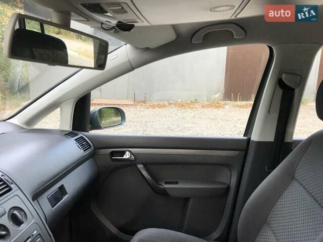 Серый Фольксваген Туран, объемом двигателя 1.6 л и пробегом 232 тыс. км за 5850 $, фото 13 на Automoto.ua