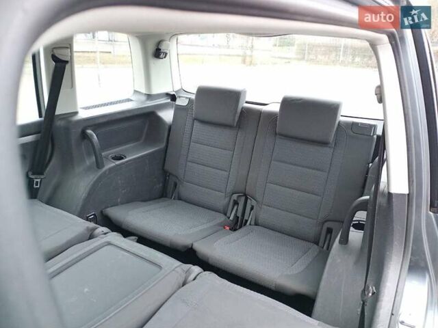 Серый Фольксваген Туран, объемом двигателя 1.6 л и пробегом 238 тыс. км за 4299 $, фото 24 на Automoto.ua