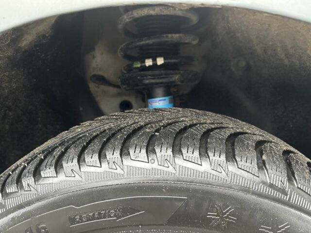 Серый Фольксваген Туран, объемом двигателя 1.9 л и пробегом 281 тыс. км за 6700 $, фото 11 на Automoto.ua