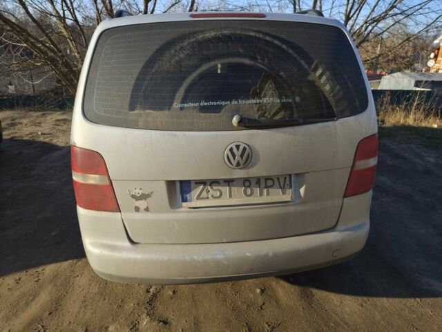 Серый Фольксваген Туран, объемом двигателя 2 л и пробегом 378 тыс. км за 2600 $, фото 4 на Automoto.ua