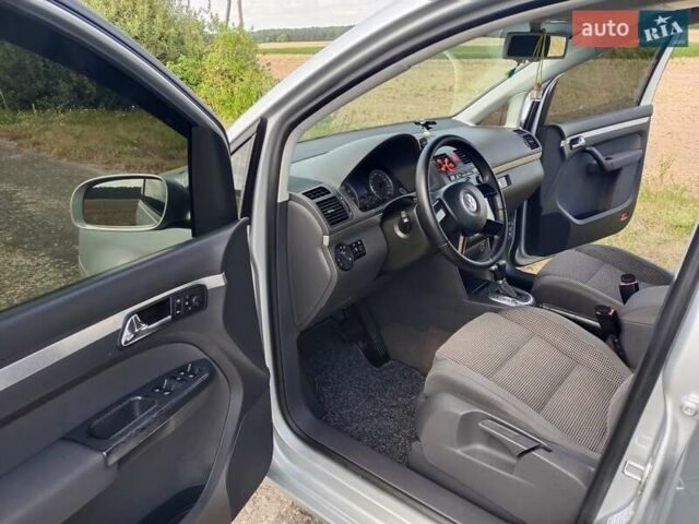 Серый Фольксваген Туран, объемом двигателя 1.6 л и пробегом 171 тыс. км за 6250 $, фото 35 на Automoto.ua