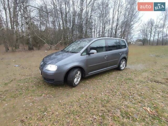 Серый Фольксваген Туран, объемом двигателя 1.98 л и пробегом 240 тыс. км за 4900 $, фото 22 на Automoto.ua