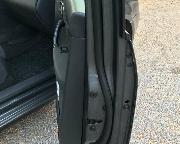 Серый Фольксваген Туран, объемом двигателя 1.6 л и пробегом 232 тыс. км за 5850 $, фото 7 на Automoto.ua