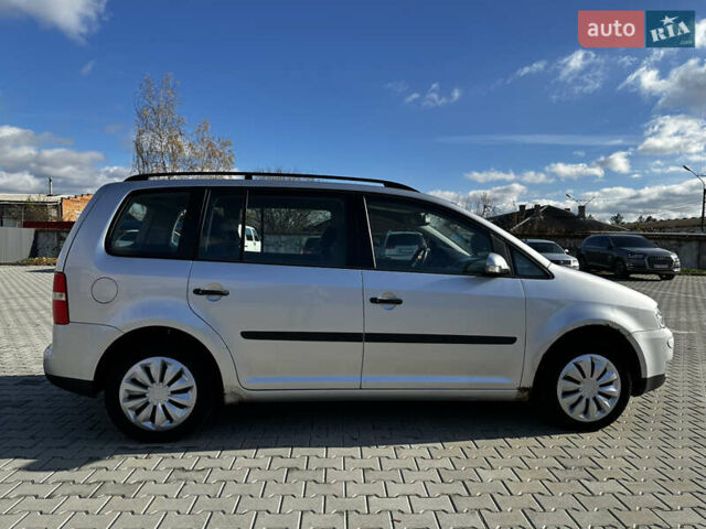 Серый Фольксваген Туран, объемом двигателя 1.6 л и пробегом 228 тыс. км за 4700 $, фото 6 на Automoto.ua