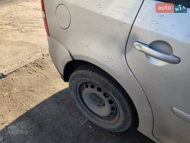 Серый Фольксваген Туран, объемом двигателя 2 л и пробегом 378 тыс. км за 2600 $, фото 16 на Automoto.ua