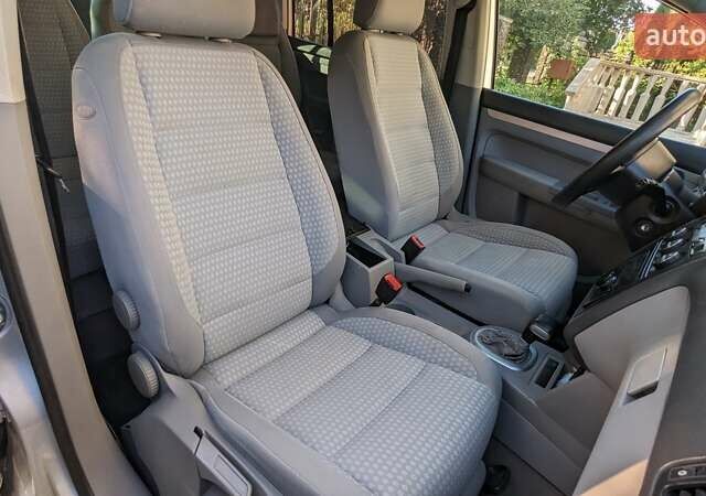 Серый Фольксваген Туран, объемом двигателя 1.9 л и пробегом 300 тыс. км за 5100 $, фото 7 на Automoto.ua