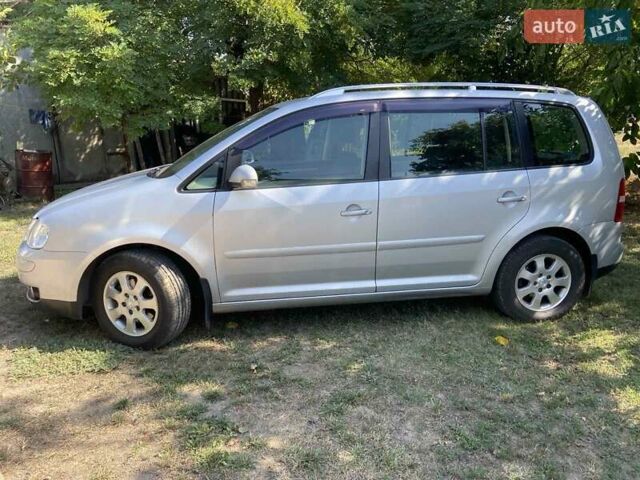 Серый Фольксваген Туран, объемом двигателя 1.6 л и пробегом 172 тыс. км за 6300 $, фото 12 на Automoto.ua