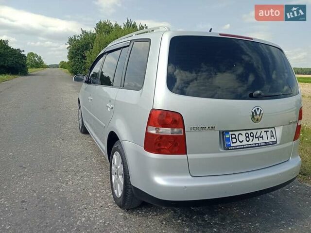 Серый Фольксваген Туран, объемом двигателя 1.6 л и пробегом 171 тыс. км за 6250 $, фото 3 на Automoto.ua