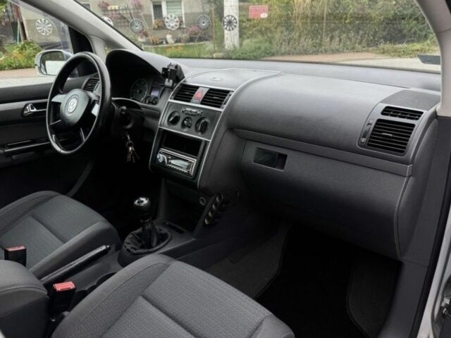 Серый Фольксваген Туран, объемом двигателя 1.9 л и пробегом 277 тыс. км за 1546 $, фото 6 на Automoto.ua