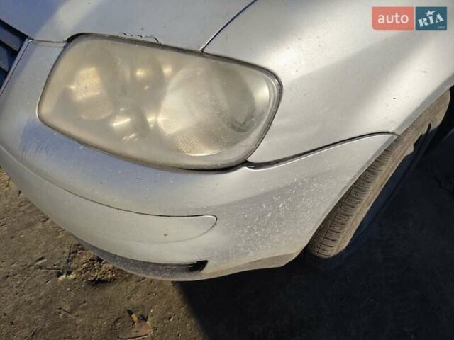 Серый Фольксваген Туран, объемом двигателя 2 л и пробегом 378 тыс. км за 2600 $, фото 18 на Automoto.ua