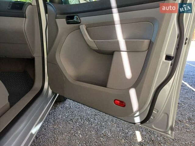 Серый Фольксваген Туран, объемом двигателя 1.6 л и пробегом 270 тыс. км за 5199 $, фото 25 на Automoto.ua