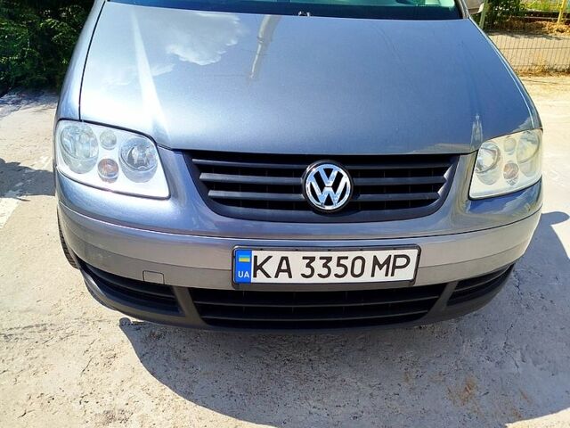 Сірий Фольксваген Туран, об'ємом двигуна 1.6 л та пробігом 280 тис. км за 5500 $, фото 1 на Automoto.ua