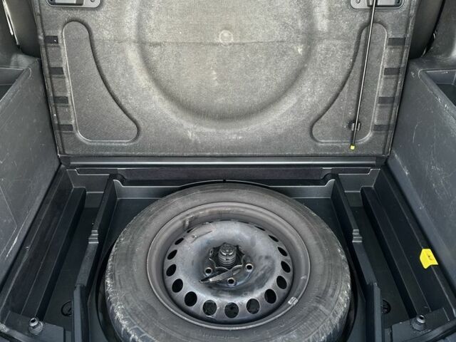 Серый Фольксваген Туран, объемом двигателя 1.6 л и пробегом 228 тыс. км за 4700 $, фото 6 на Automoto.ua