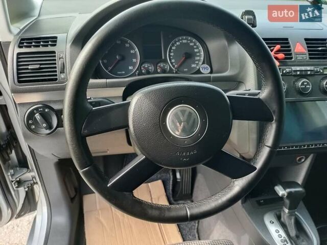 Серый Фольксваген Туран, объемом двигателя 1.6 л и пробегом 171 тыс. км за 6250 $, фото 53 на Automoto.ua