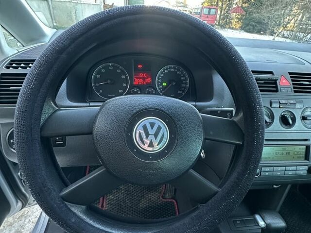 Сірий Фольксваген Туран, об'ємом двигуна 1.6 л та пробігом 182 тис. км за 5553 $, фото 4 на Automoto.ua