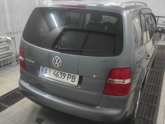 Серый Фольксваген Туран, объемом двигателя 2 л и пробегом 293 тыс. км за 6100 $, фото 4 на Automoto.ua