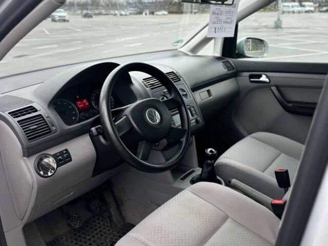 Сірий Фольксваген Туран, об'ємом двигуна 0 л та пробігом 178 тис. км за 5500 $, фото 5 на Automoto.ua