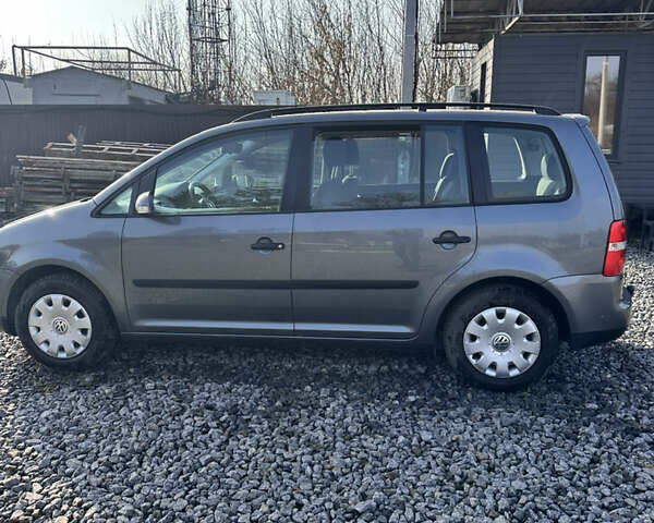 Серый Фольксваген Туран, объемом двигателя 0 л и пробегом 250 тыс. км за 5500 $, фото 6 на Automoto.ua