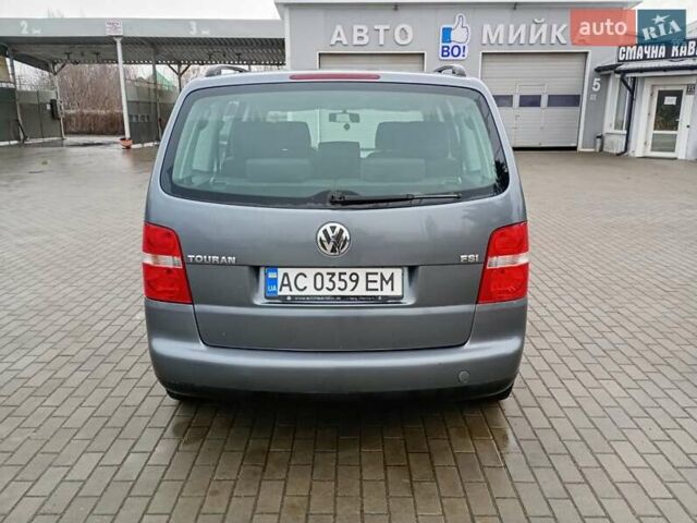 Серый Фольксваген Туран, объемом двигателя 1.6 л и пробегом 238 тыс. км за 4299 $, фото 4 на Automoto.ua