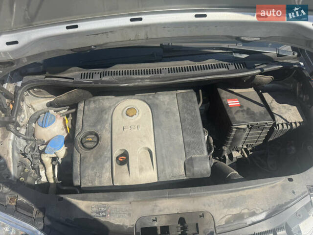 Серый Фольксваген Туран, объемом двигателя 1.6 л и пробегом 187 тыс. км за 7100 $, фото 29 на Automoto.ua