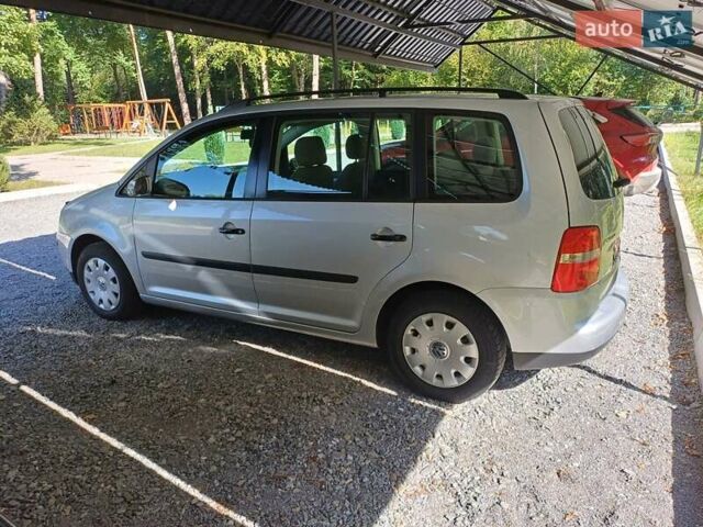 Серый Фольксваген Туран, объемом двигателя 1.6 л и пробегом 270 тыс. км за 5199 $, фото 7 на Automoto.ua