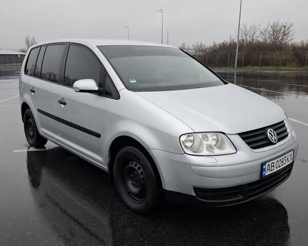 Серый Фольксваген Туран, объемом двигателя 1.6 л и пробегом 207 тыс. км за 5700 $, фото 14 на Automoto.ua