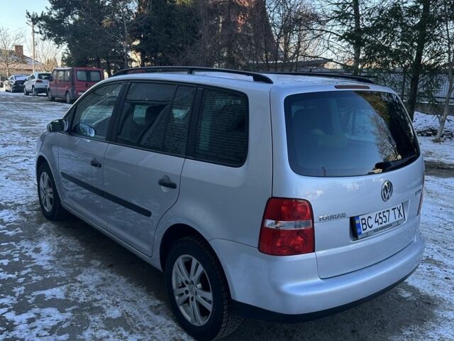 Сірий Фольксваген Туран, об'ємом двигуна 1.6 л та пробігом 182 тис. км за 5553 $, фото 2 на Automoto.ua