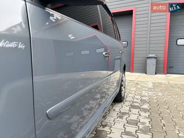 Серый Фольксваген Туран, объемом двигателя 1.9 л и пробегом 281 тыс. км за 6700 $, фото 30 на Automoto.ua