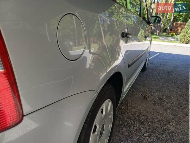 Серый Фольксваген Туран, объемом двигателя 1.6 л и пробегом 270 тыс. км за 5199 $, фото 8 на Automoto.ua