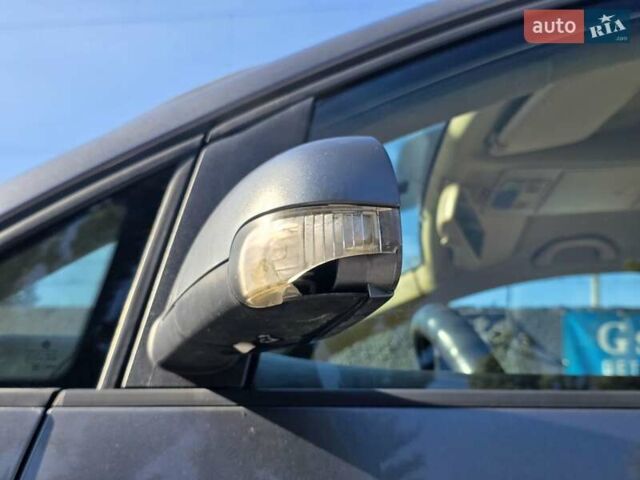 Серый Фольксваген Туран, объемом двигателя 2 л и пробегом 358 тыс. км за 4500 $, фото 14 на Automoto.ua