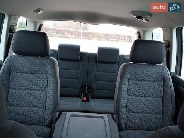 Серый Фольксваген Туран, объемом двигателя 1.6 л и пробегом 238 тыс. км за 4299 $, фото 23 на Automoto.ua