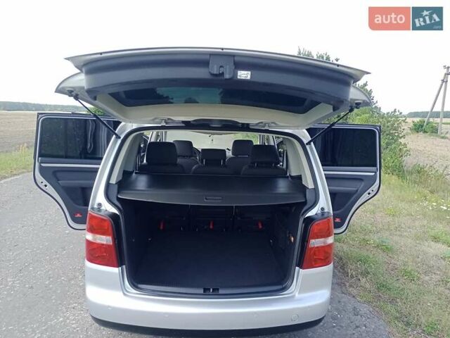 Серый Фольксваген Туран, объемом двигателя 1.6 л и пробегом 171 тыс. км за 6250 $, фото 30 на Automoto.ua