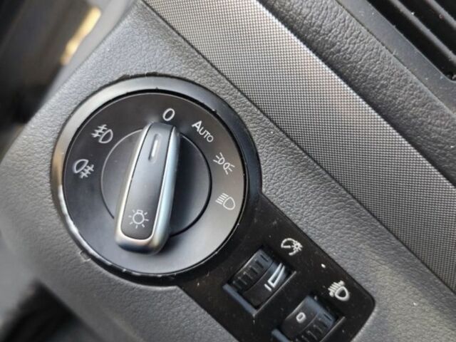 Серый Фольксваген Туран, объемом двигателя 2 л и пробегом 3 тыс. км за 2950 $, фото 12 на Automoto.ua