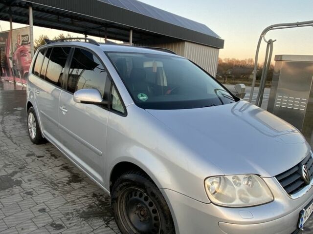 Серый Фольксваген Туран, объемом двигателя 1.9 л и пробегом 356 тыс. км за 5000 $, фото 4 на Automoto.ua