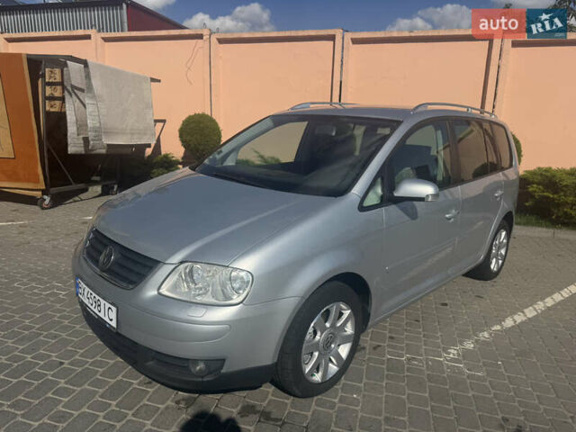 Серый Фольксваген Туран, объемом двигателя 1.6 л и пробегом 187 тыс. км за 7100 $, фото 5 на Automoto.ua