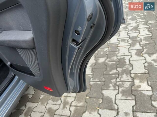 Серый Фольксваген Туран, объемом двигателя 1.9 л и пробегом 281 тыс. км за 6700 $, фото 50 на Automoto.ua