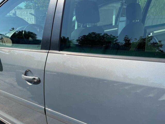 Серый Фольксваген Туран, объемом двигателя 1.6 л и пробегом 3 тыс. км за 5450 $, фото 2 на Automoto.ua