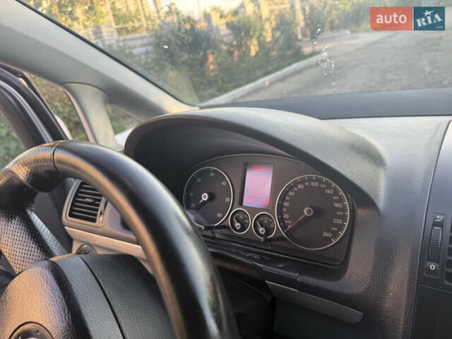 Сірий Фольксваген Туран, об'ємом двигуна 1.98 л та пробігом 390 тис. км за 4500 $, фото 19 на Automoto.ua
