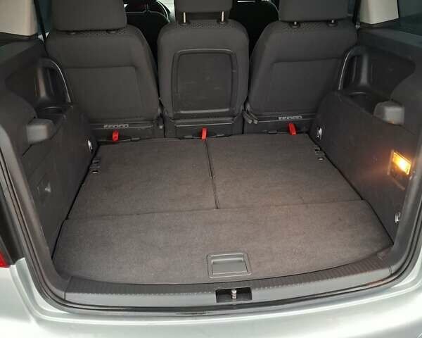 Серый Фольксваген Туран, объемом двигателя 1.6 л и пробегом 207 тыс. км за 5700 $, фото 8 на Automoto.ua