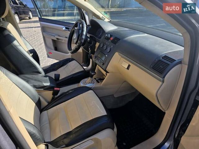 Серый Фольксваген Туран, объемом двигателя 2 л и пробегом 358 тыс. км за 4500 $, фото 31 на Automoto.ua