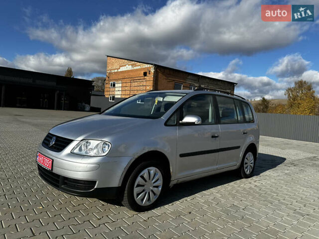 Серый Фольксваген Туран, объемом двигателя 1.6 л и пробегом 228 тыс. км за 4700 $, фото 15 на Automoto.ua