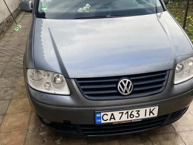 Серый Фольксваген Туран, объемом двигателя 1.6 л и пробегом 320 тыс. км за 5500 $, фото 6 на Automoto.ua