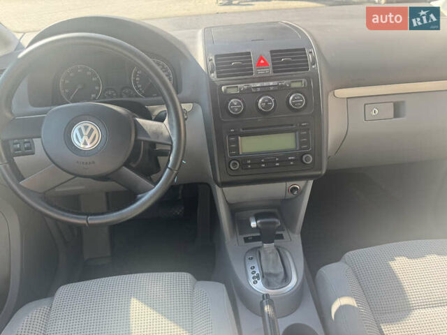 Серый Фольксваген Туран, объемом двигателя 1.6 л и пробегом 187 тыс. км за 7100 $, фото 7 на Automoto.ua