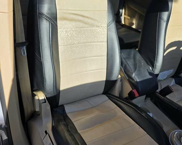 Серый Фольксваген Туран, объемом двигателя 2 л и пробегом 358 тыс. км за 4500 $, фото 32 на Automoto.ua