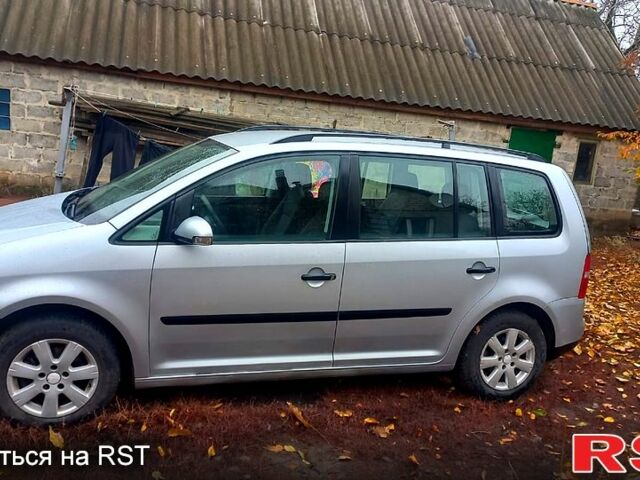 Сірий Фольксваген Туран, об'ємом двигуна 1.6 л та пробігом 199 тис. км за 5900 $, фото 2 на Automoto.ua